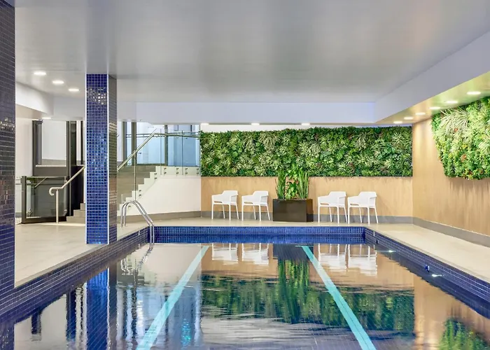 Meriton Suites Campbell Street, Sydney
